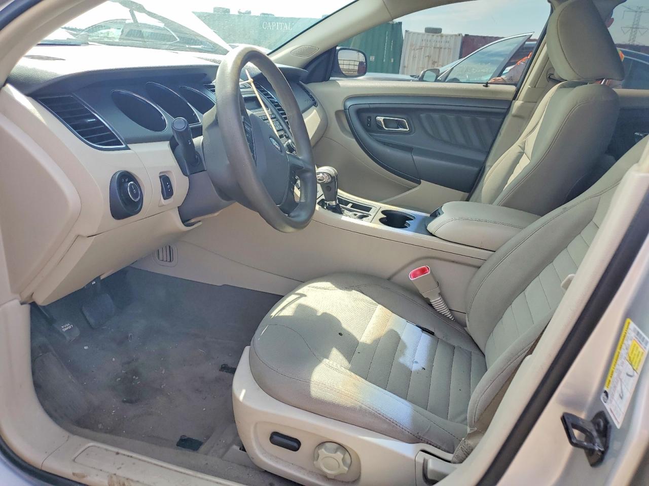 FORD TAURUS 2010 — 8