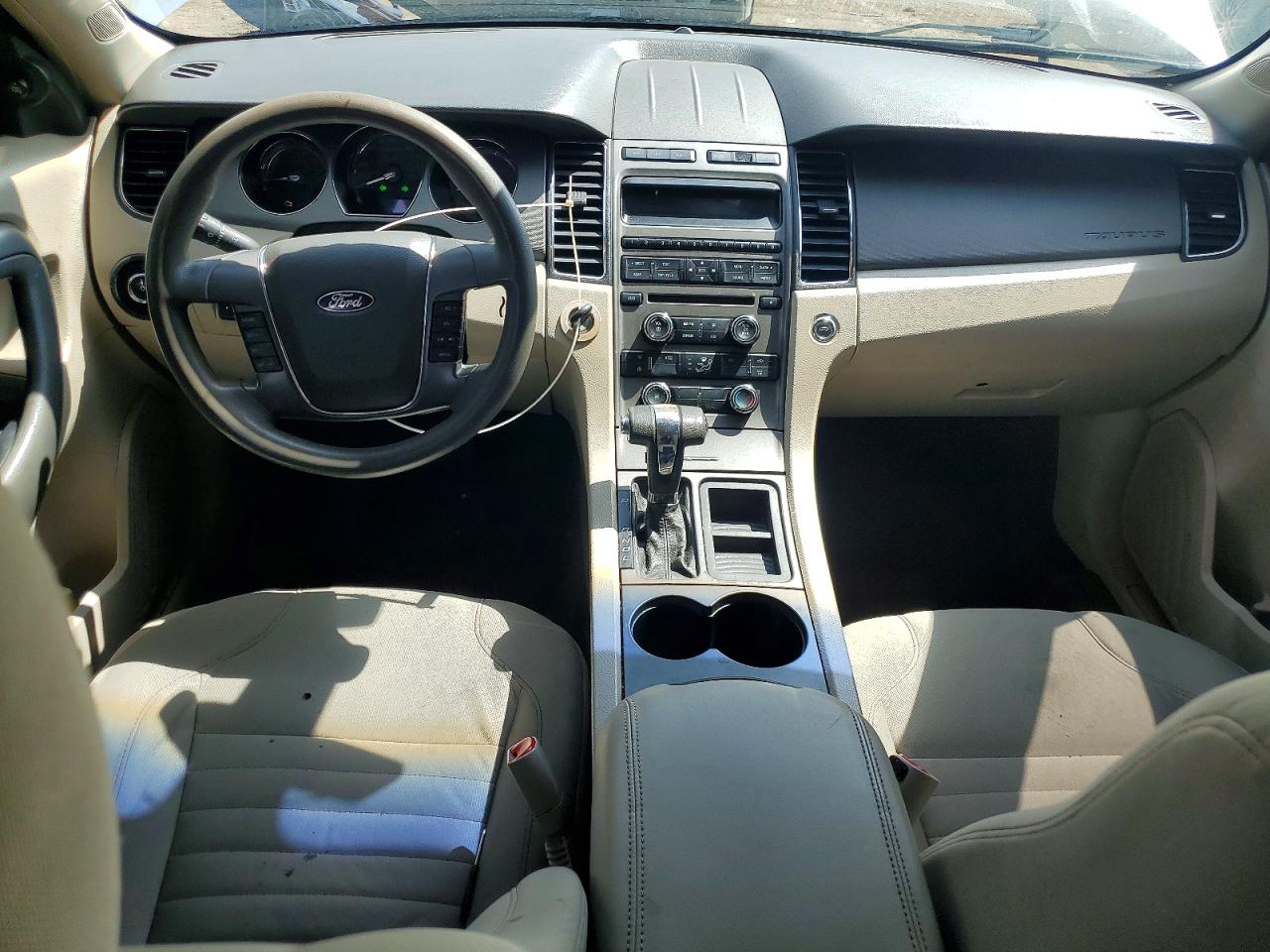 FORD TAURUS 2010 — 9