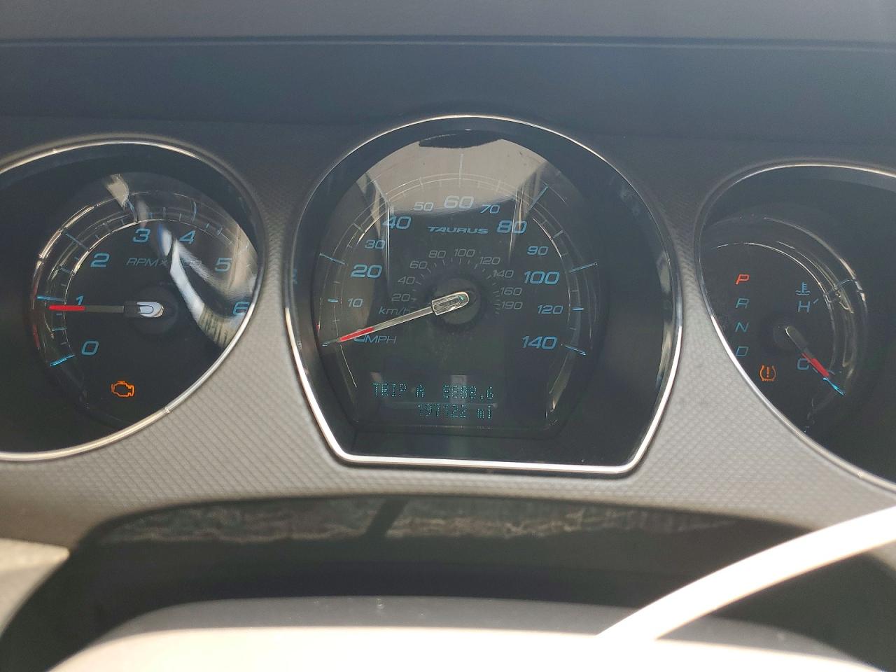 FORD TAURUS 2010 — 10
