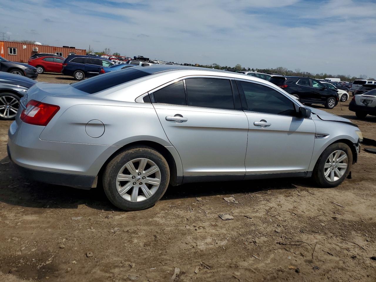 FORD TAURUS 2010 — 4