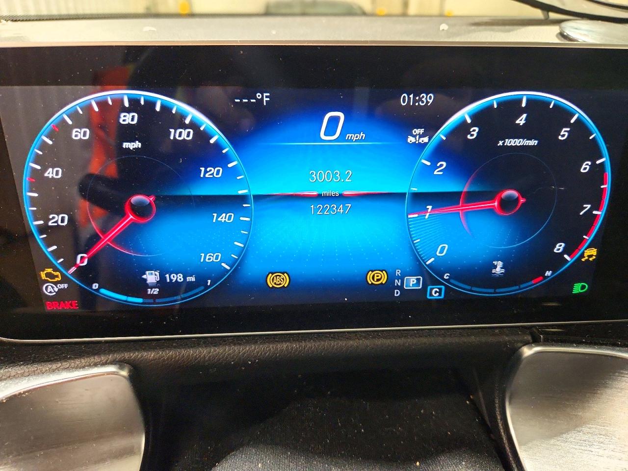 MERCEDES-BENZ GLB 2021 — 10