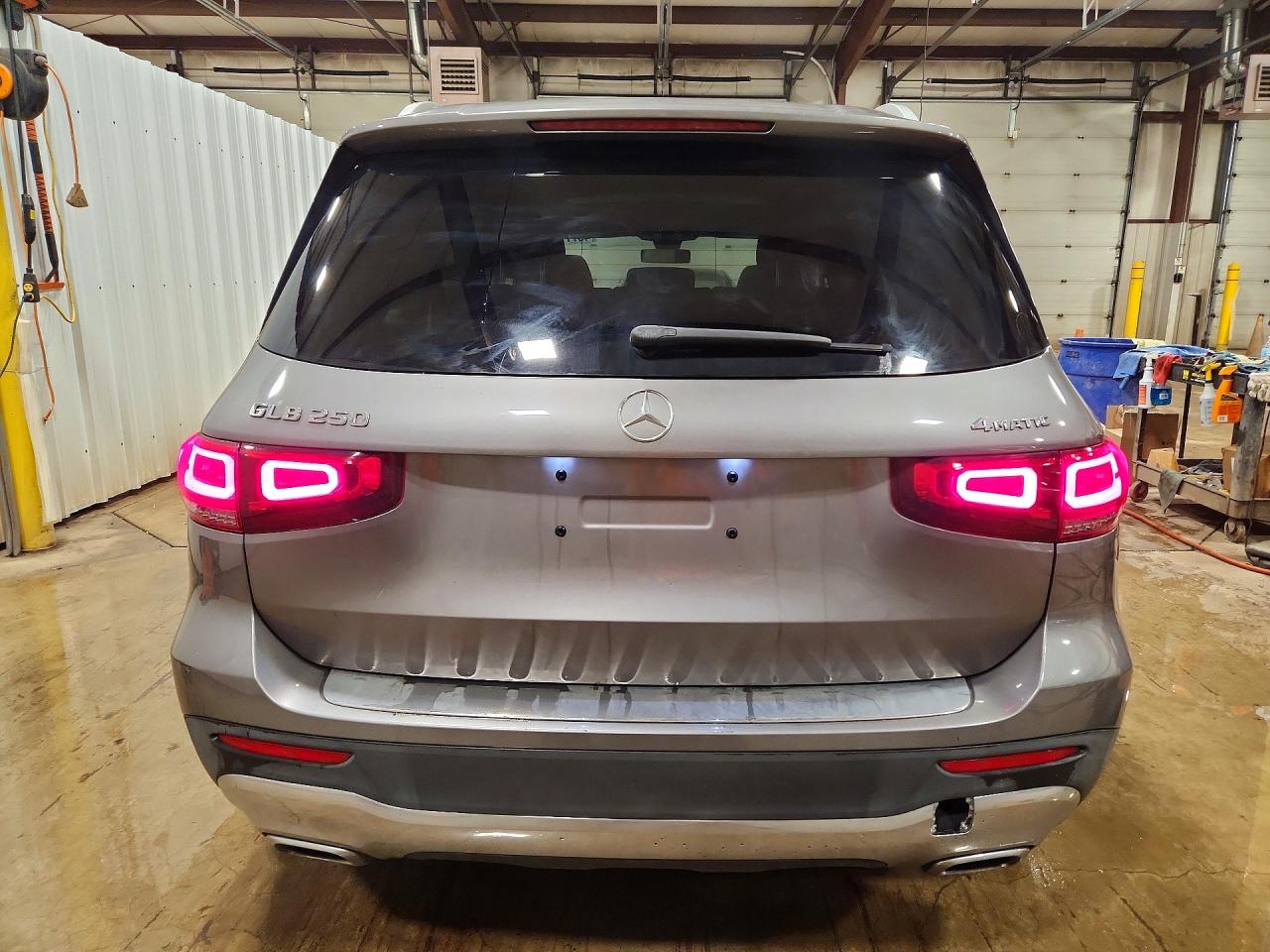 MERCEDES-BENZ GLB 2021 — 7