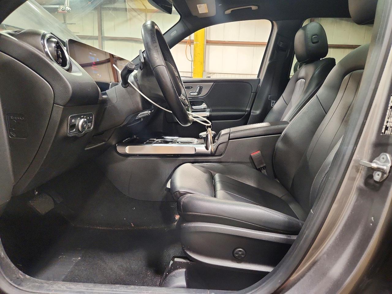 MERCEDES-BENZ GLB 2021 — 8