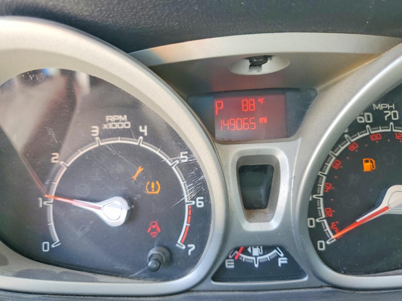FORD FIESTA 2011 — 10