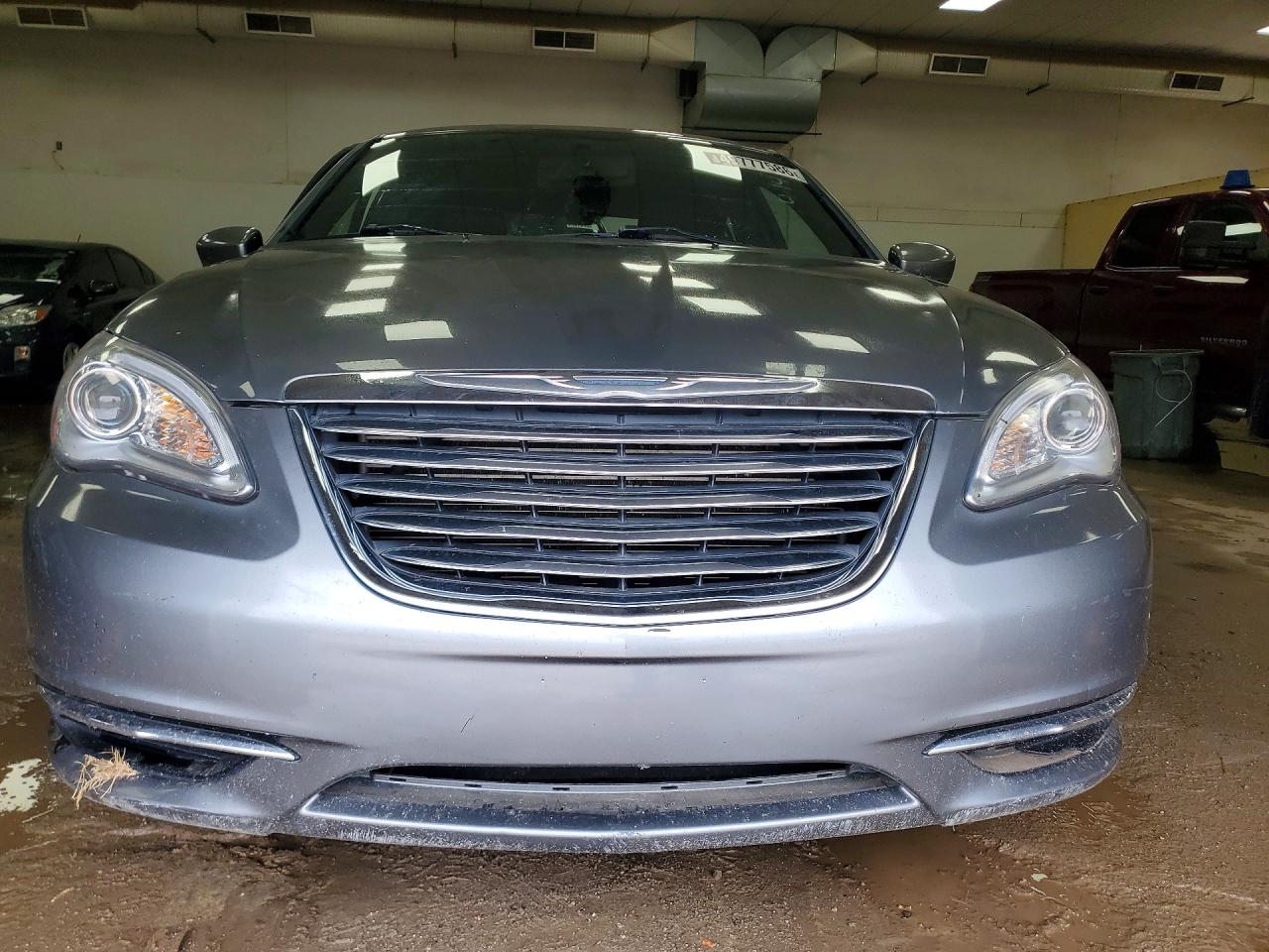 CHRYSLER 200 2012 — 6