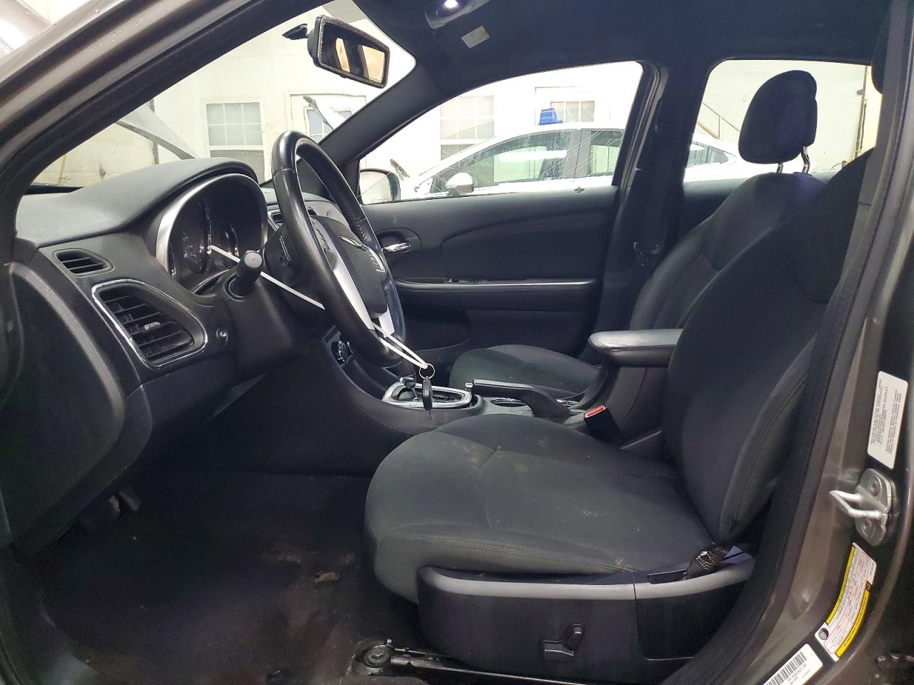 CHRYSLER 200 2012 — 8