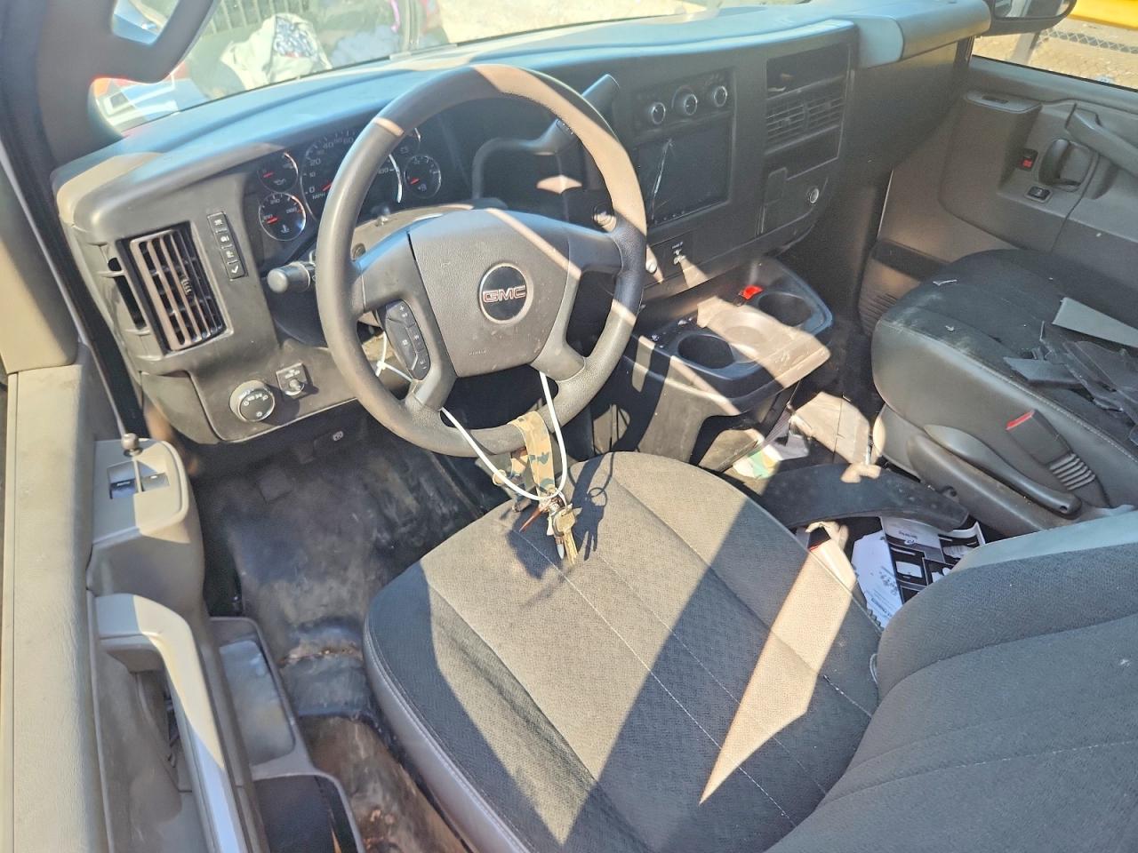 GMC SAVANA 2021 — 9