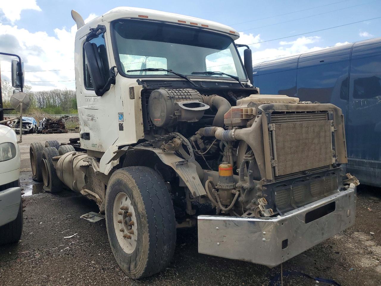 VOLVO VNL 2012 — 2