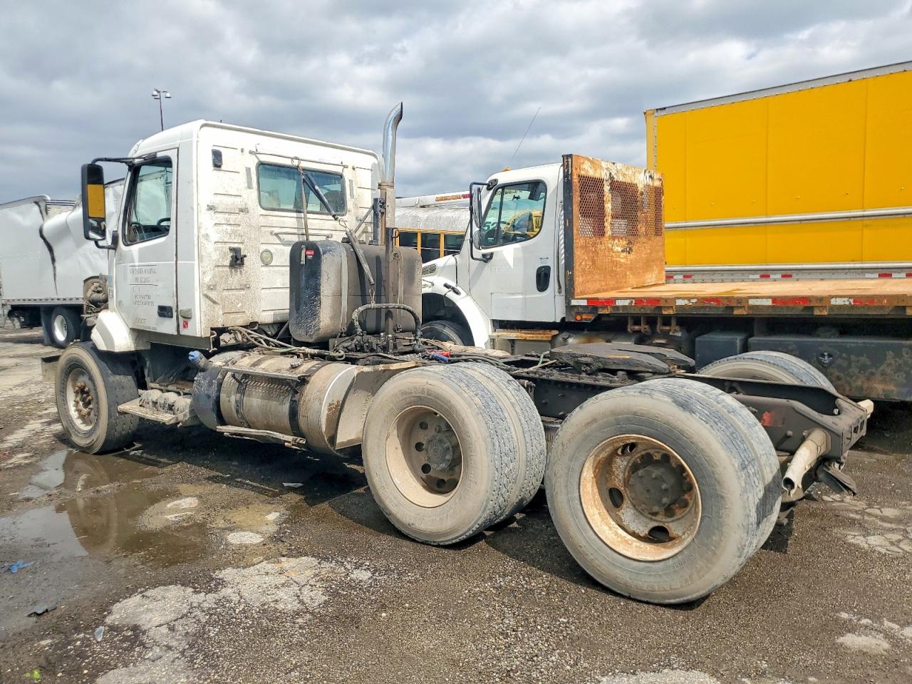 VOLVO VNL 2012 — 4