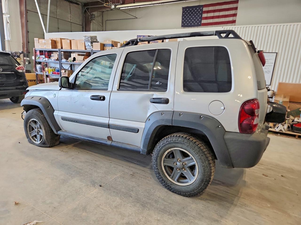 JEEP LIBERTY 2006 — 3