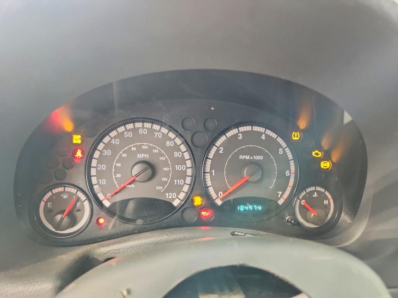 JEEP LIBERTY 2006 — 10