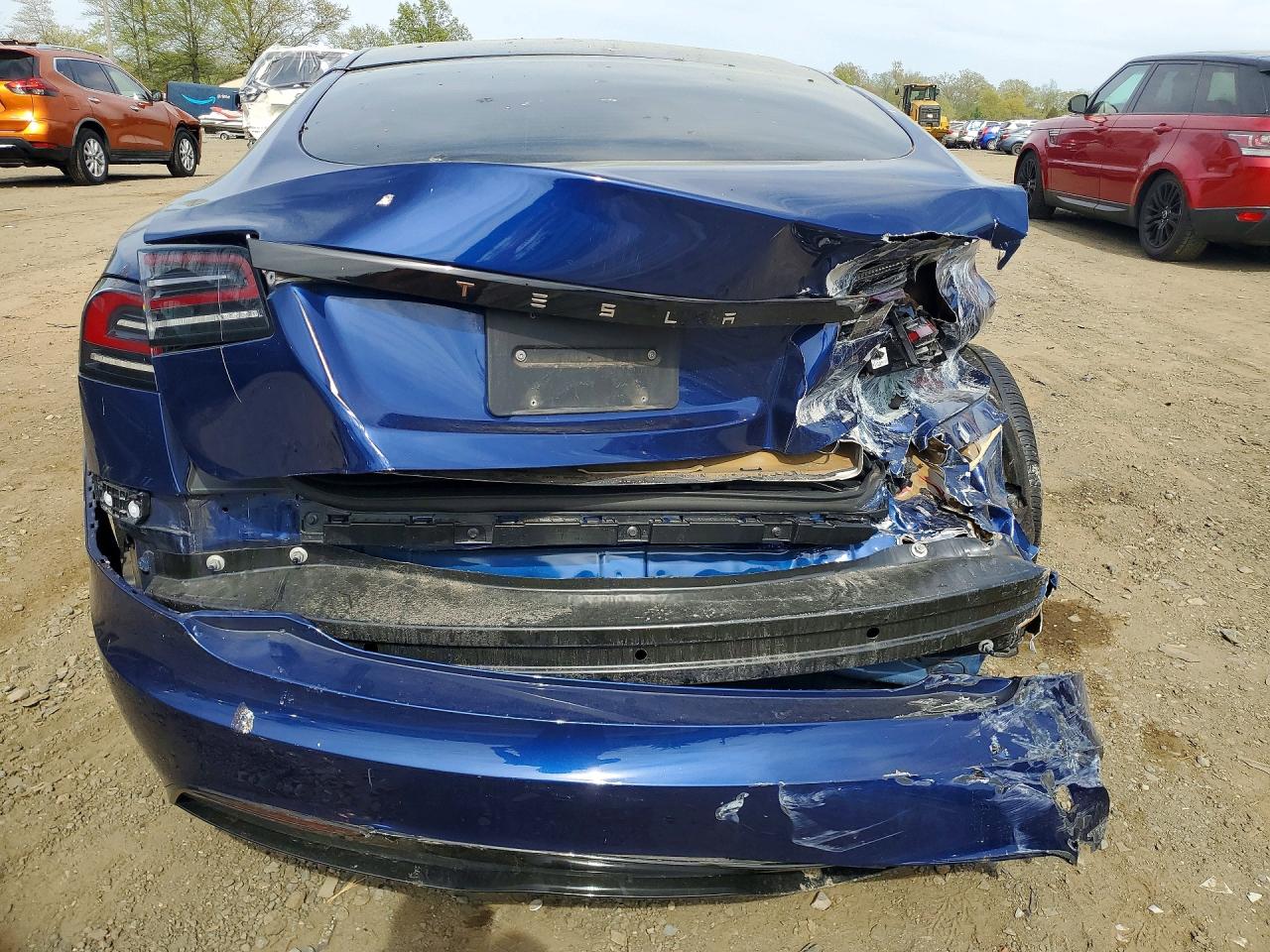 TESLA MODEL S 2023 — 7