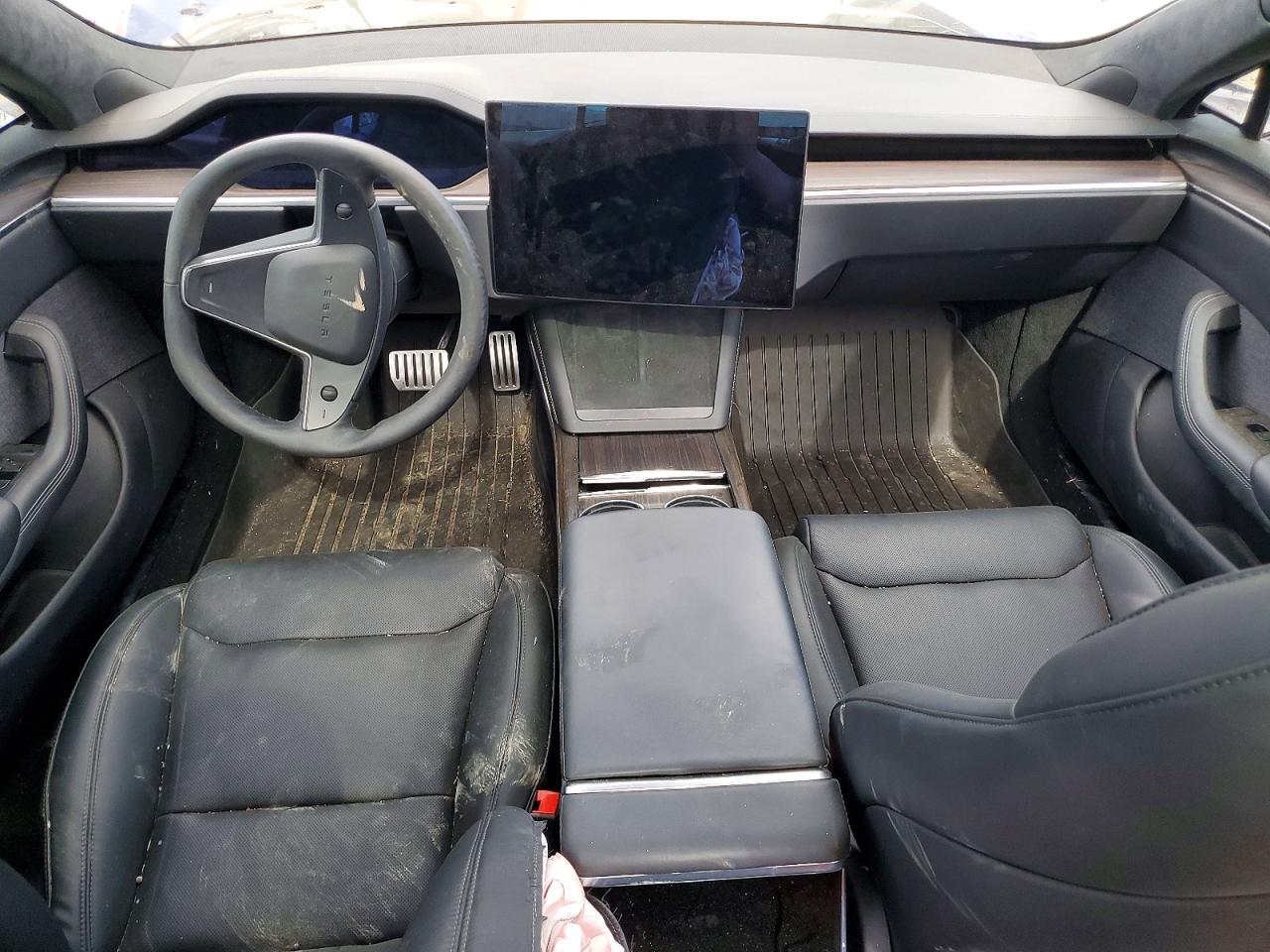 TESLA MODEL S 2023 — 9