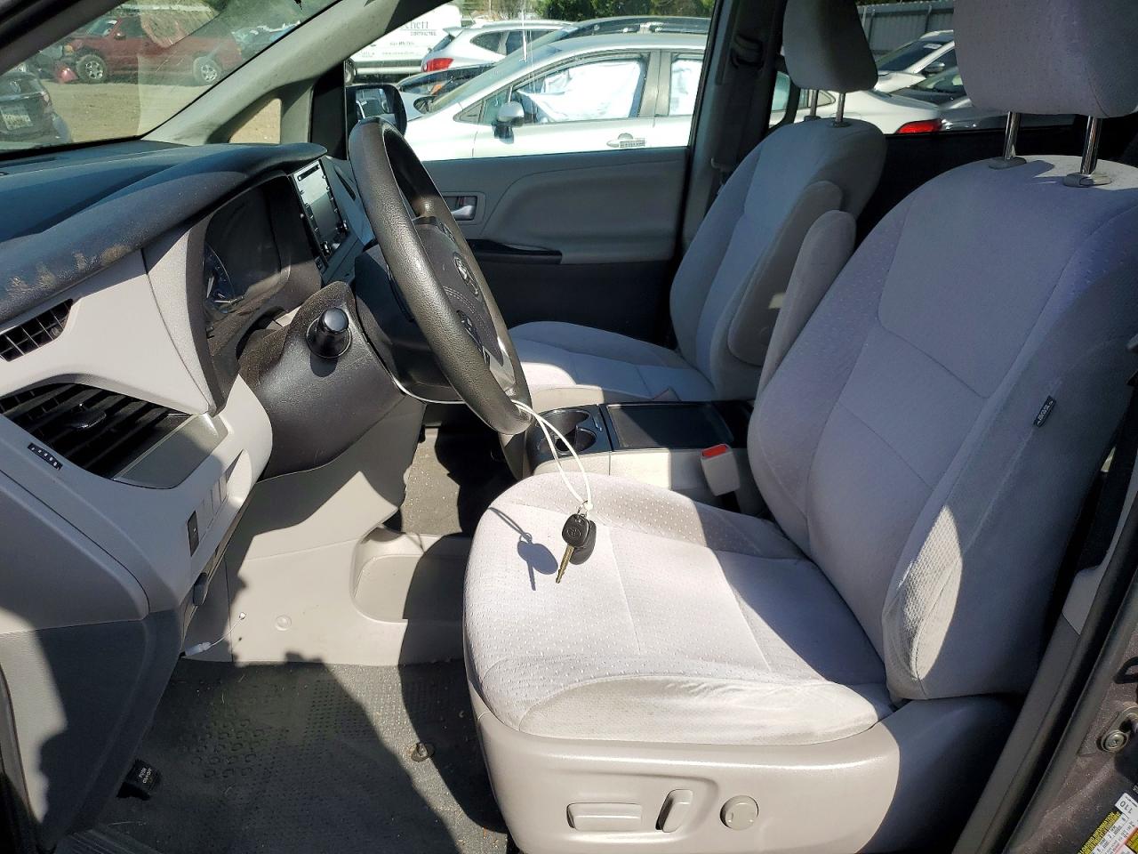 TOYOTA SIENNA 2020 — 8