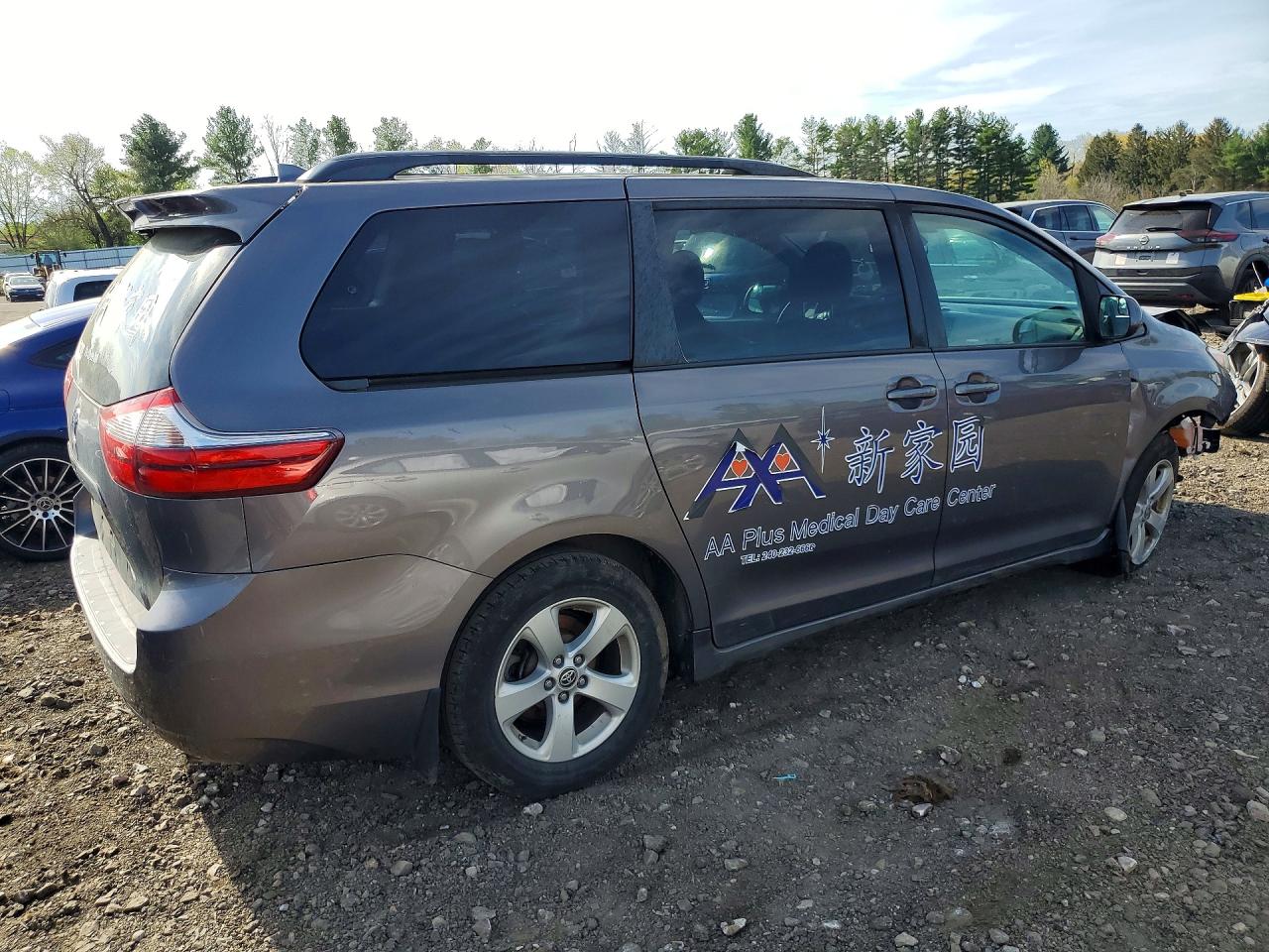 TOYOTA SIENNA 2020 — 4