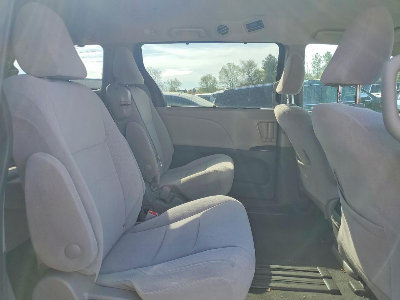 TOYOTA SIENNA 2020 — 12