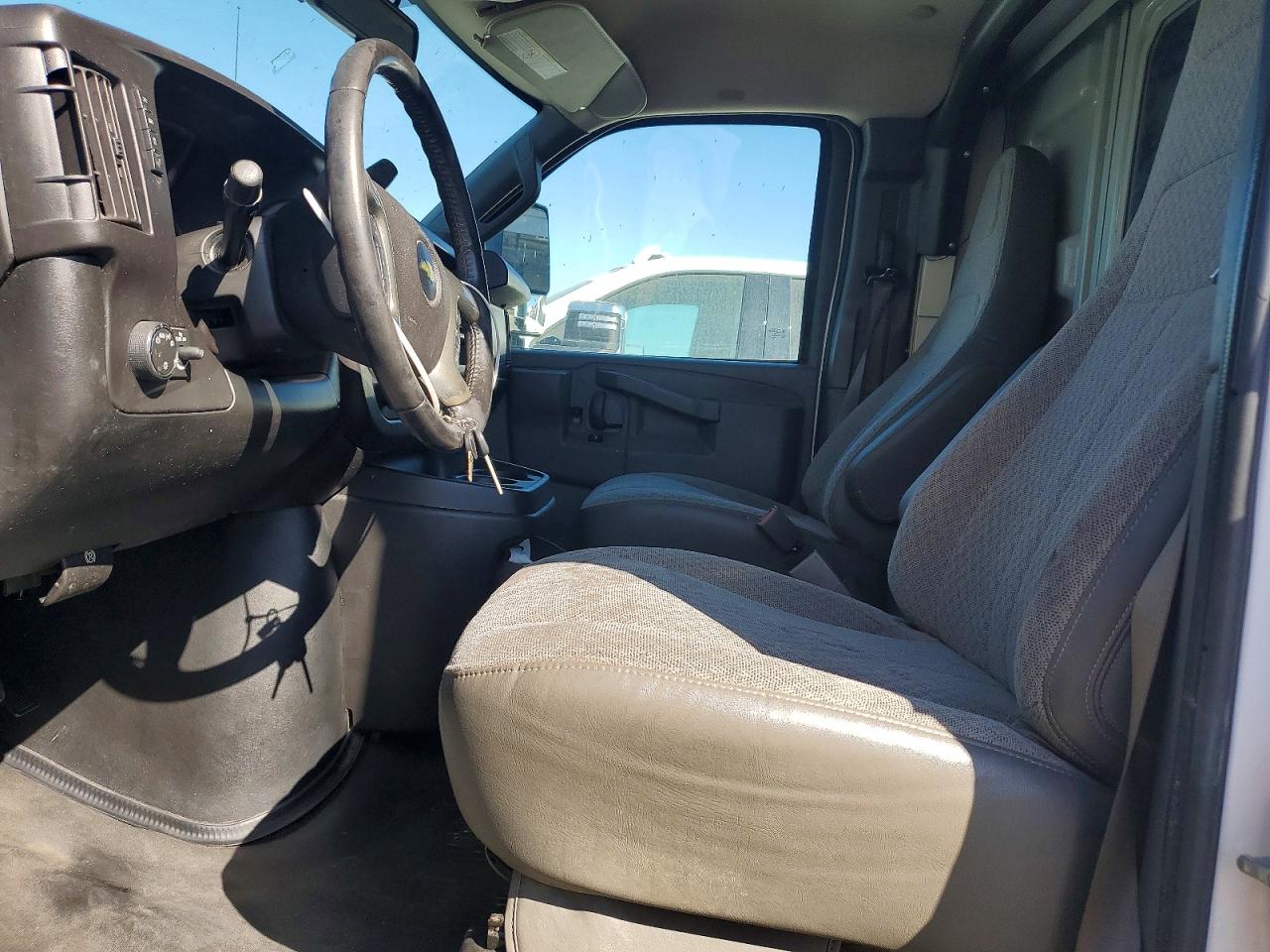 CHEVROLET EXPRESS G3500 2019 — 8