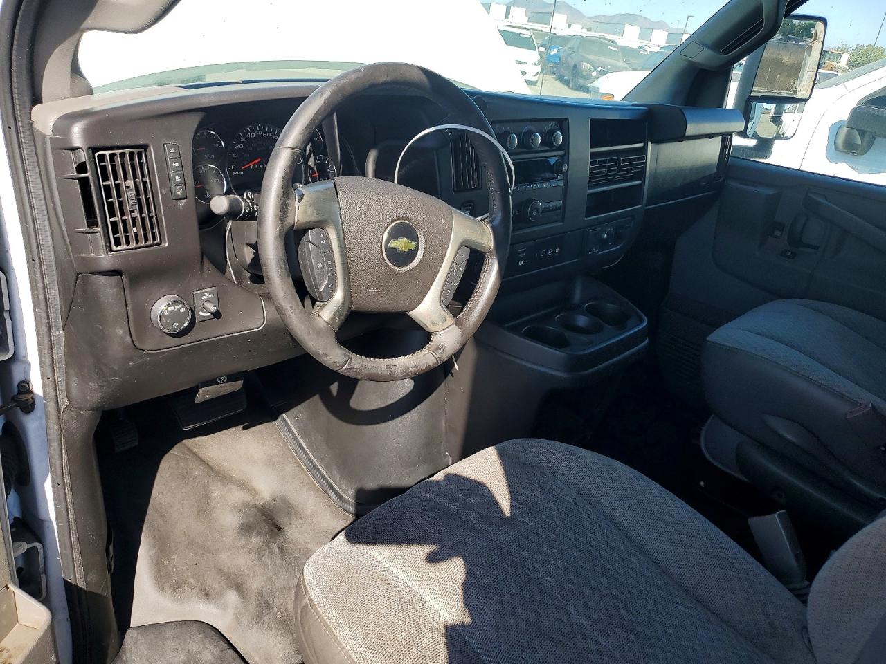 CHEVROLET EXPRESS G3500 2019 — 9