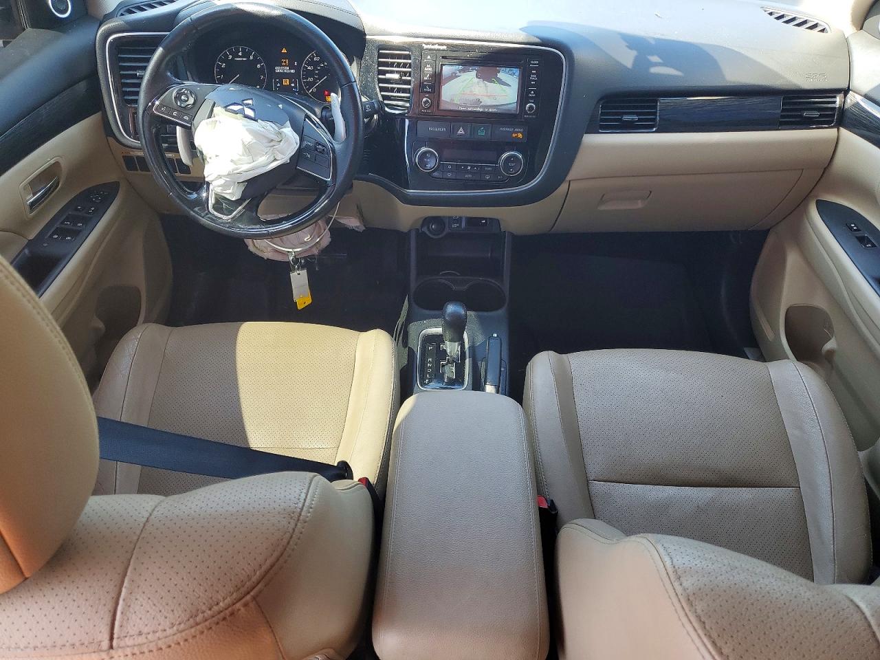 MITSUBISHI OUTLANDER 2016 — 9