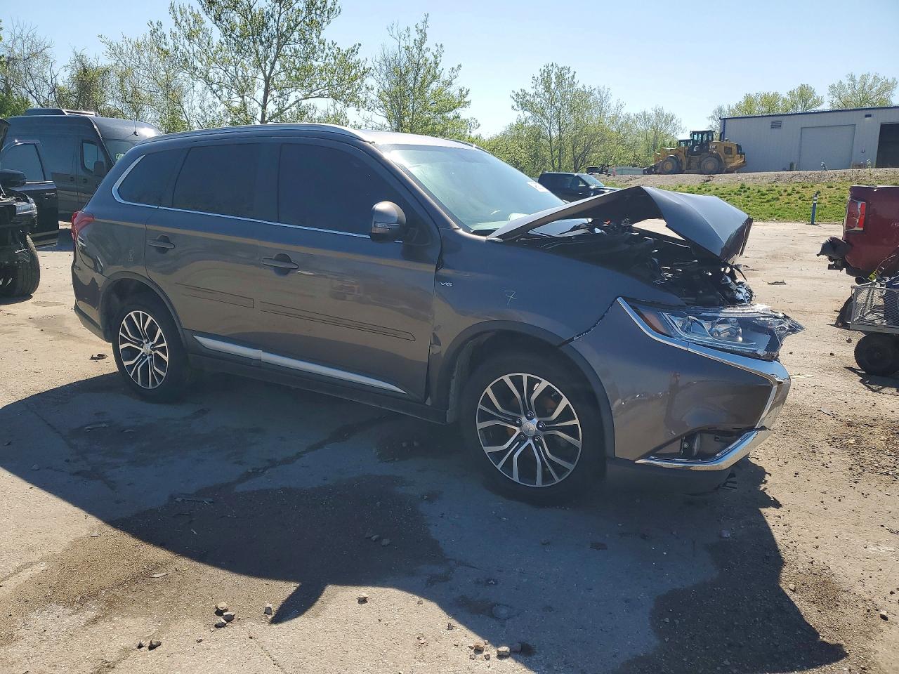 MITSUBISHI OUTLANDER 2016 — 5