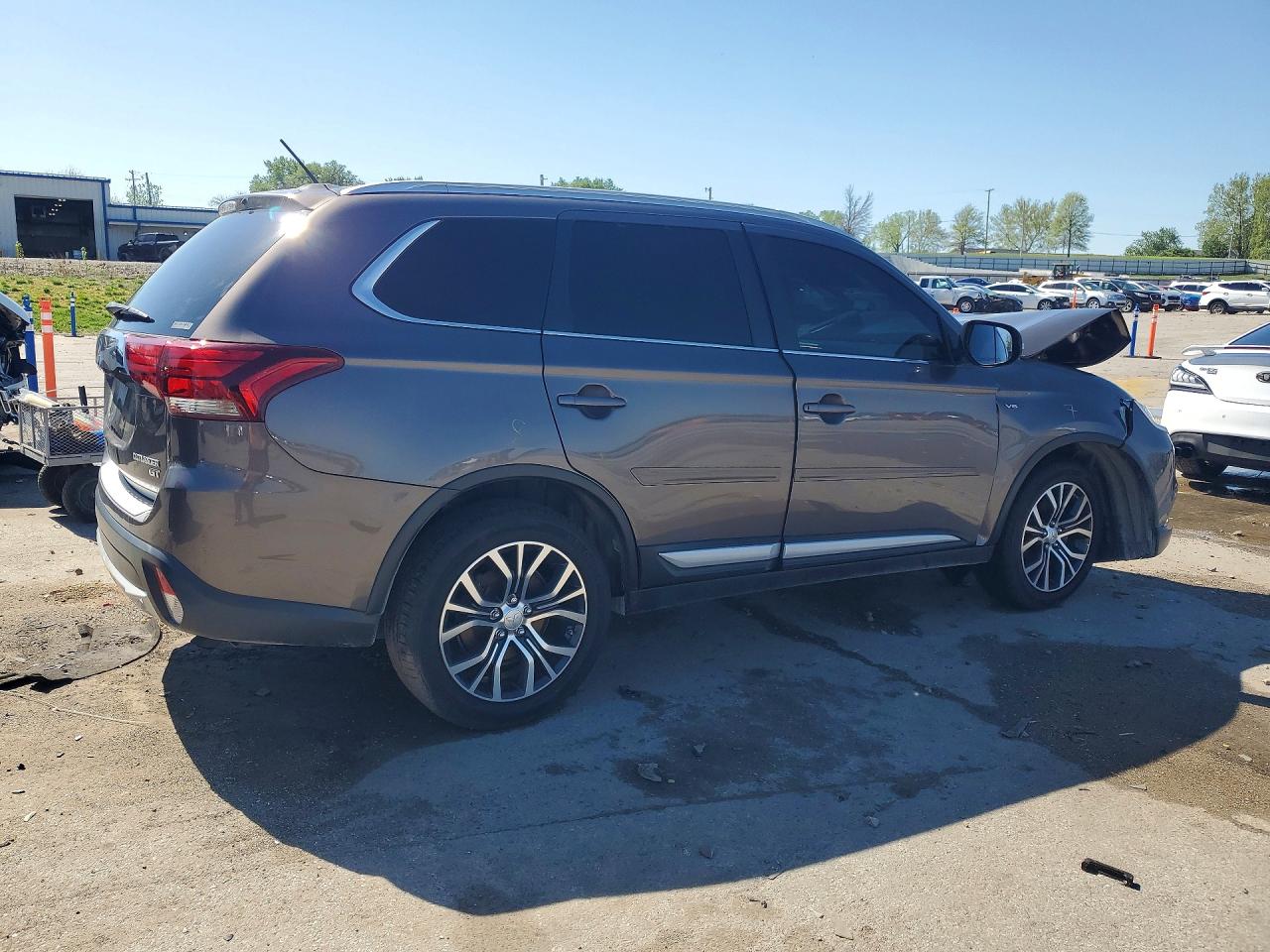 MITSUBISHI OUTLANDER 2016 — 4