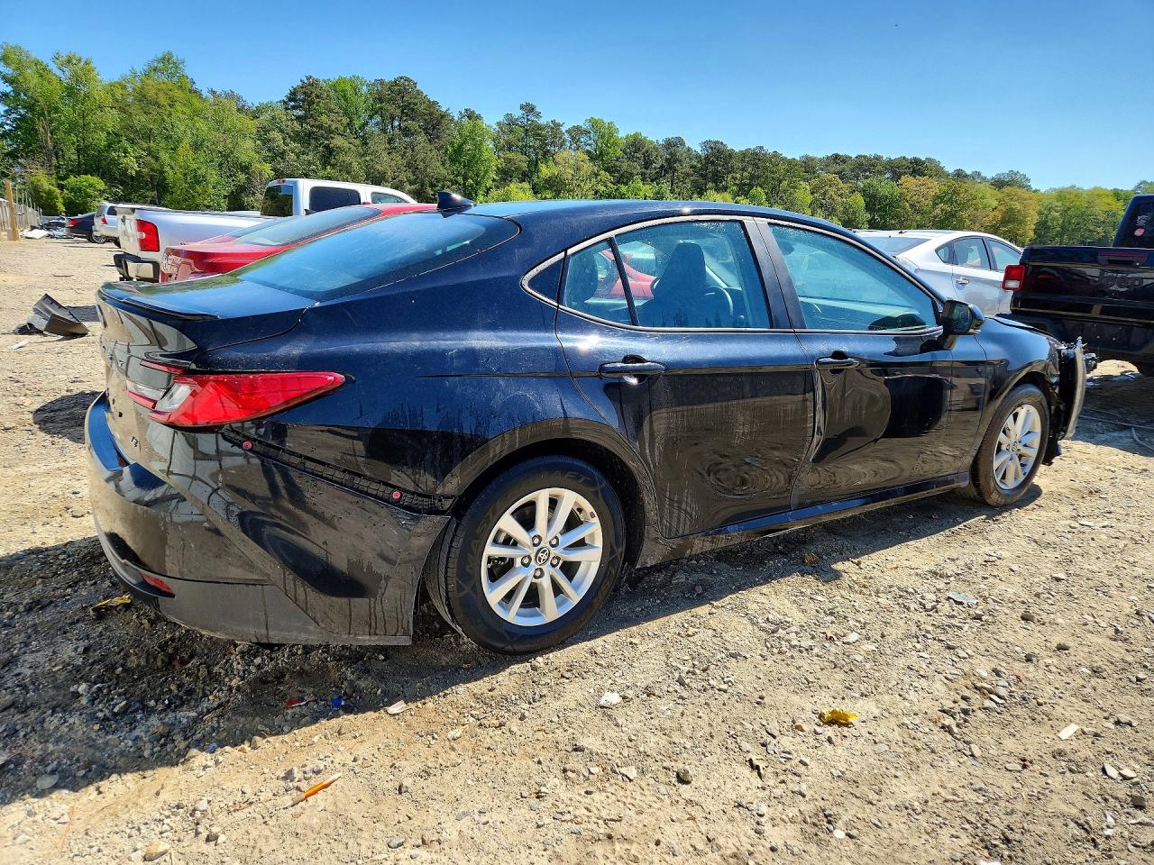TOYOTA CAMRY 2025 — 4