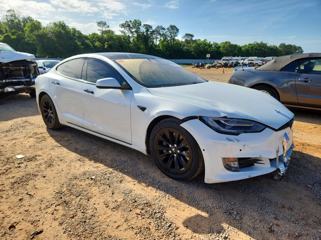 TESLA MODEL S 2017 — 5