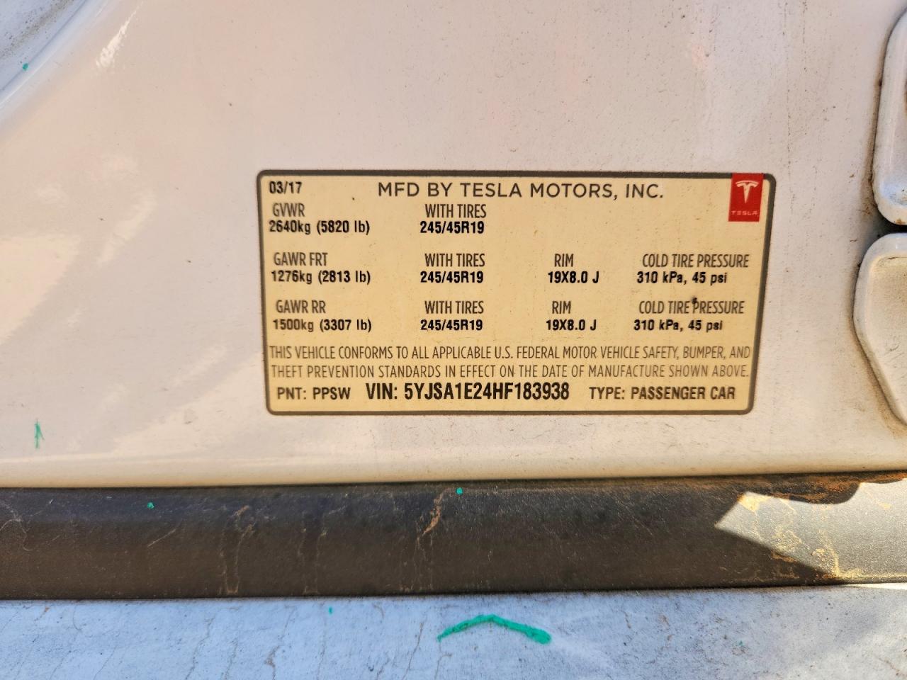 TESLA MODEL S 2017 — 13