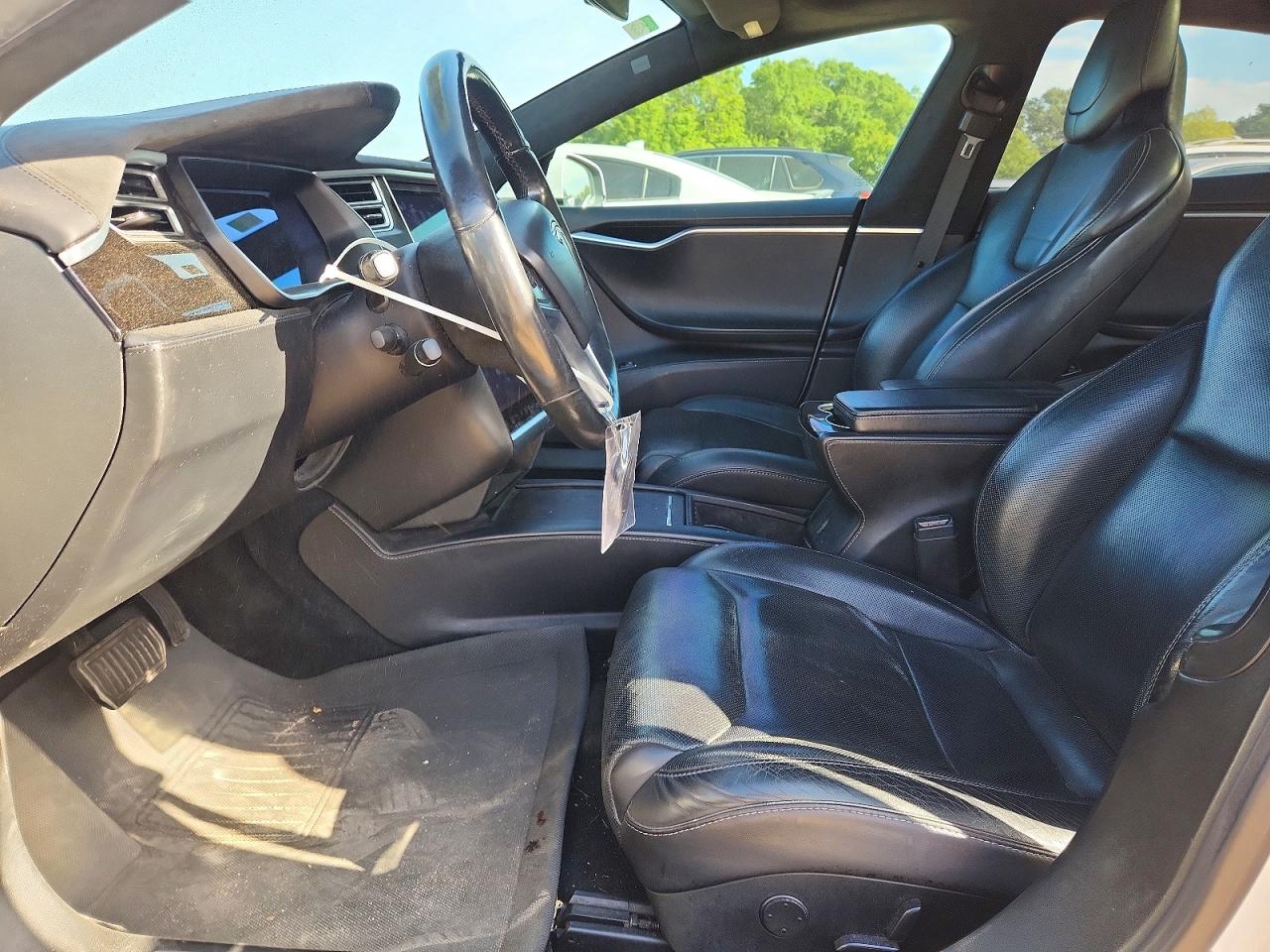 TESLA MODEL S 2017 — 8