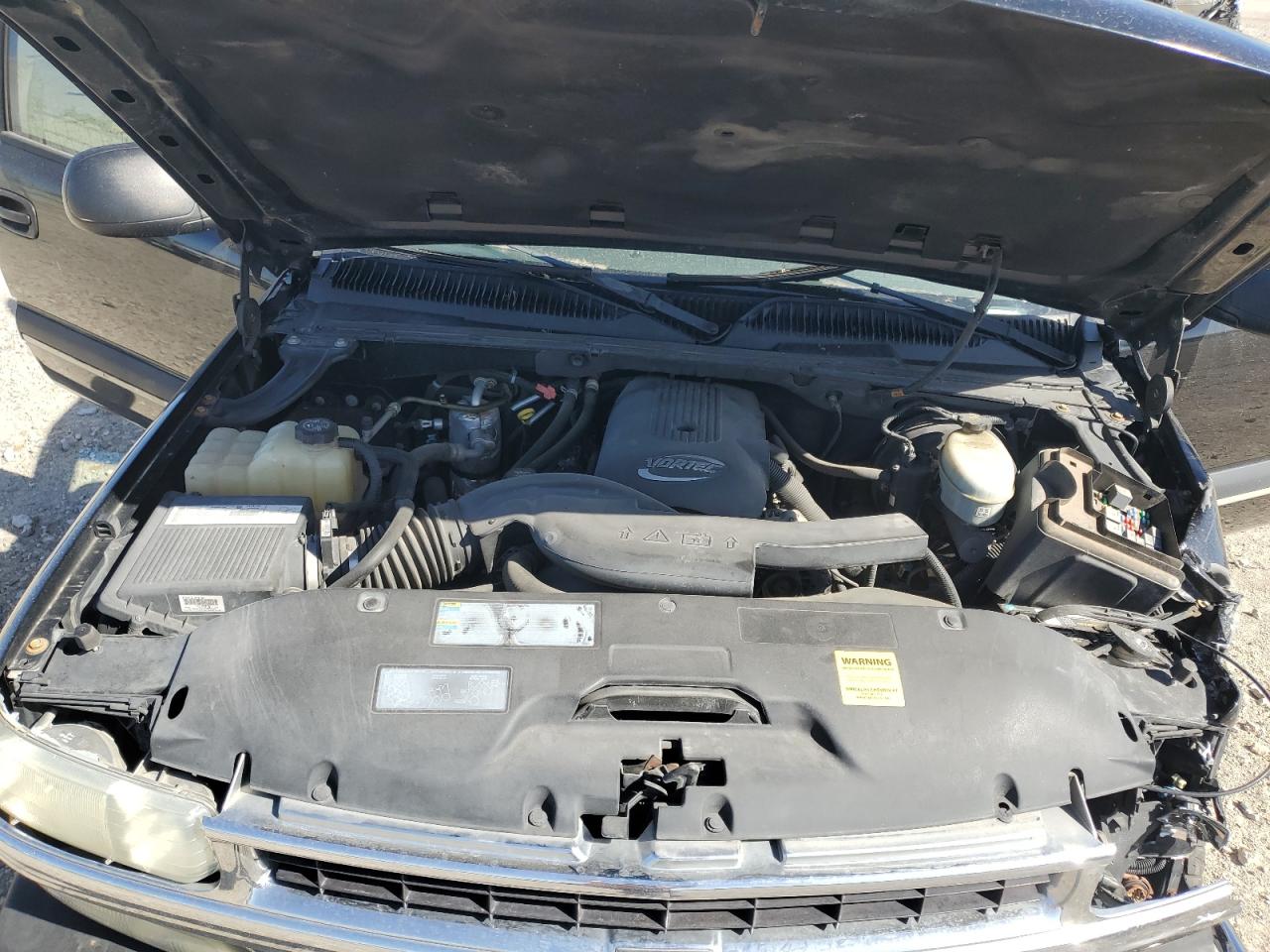 CHEVROLET TAHOE 2003 — 12