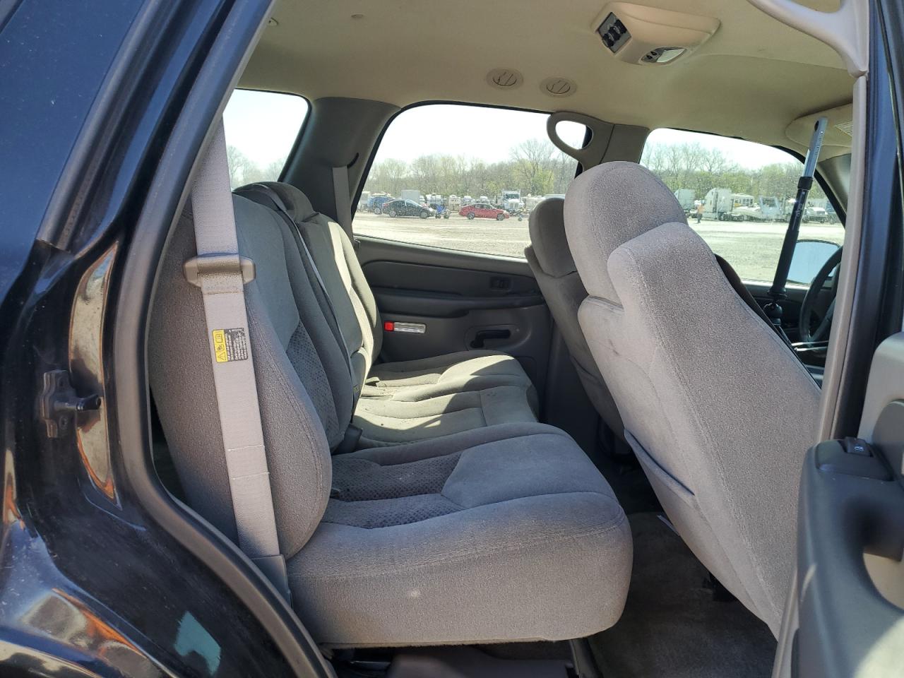 CHEVROLET TAHOE 2003 — 11