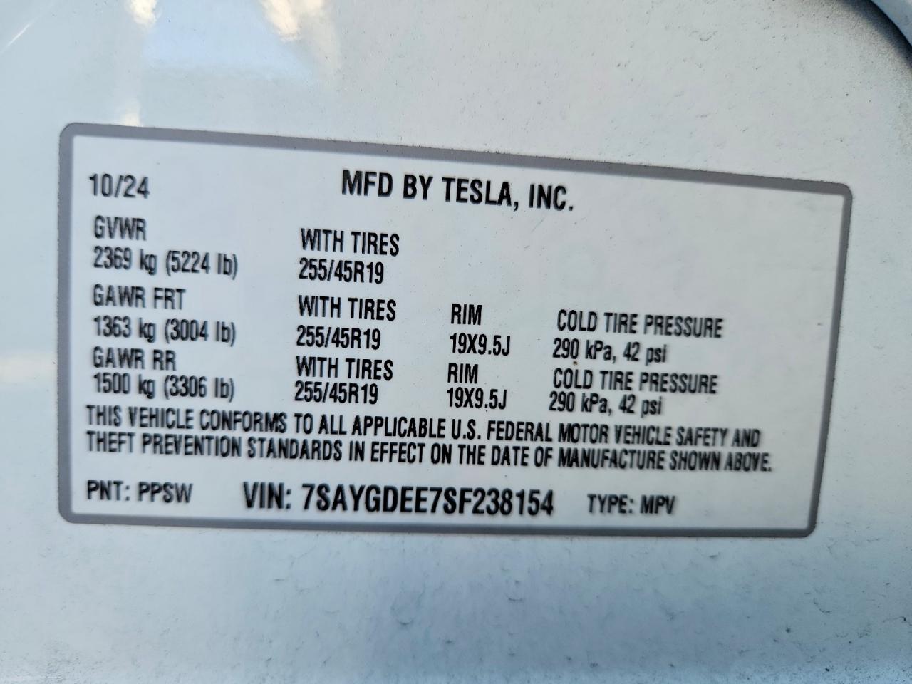 TESLA MODEL Y 2025 — 13