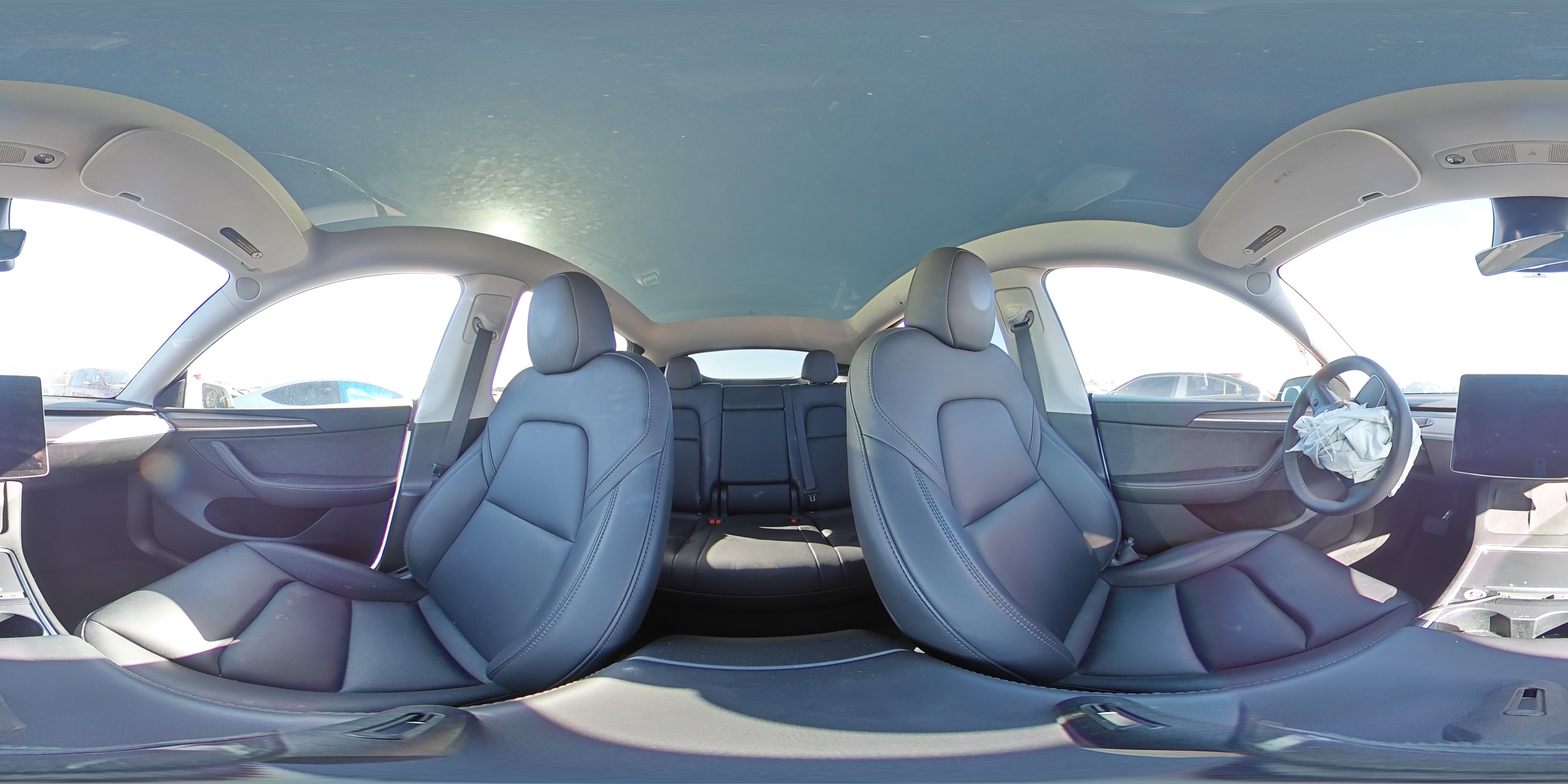 TESLA MODEL Y 2025 — 14