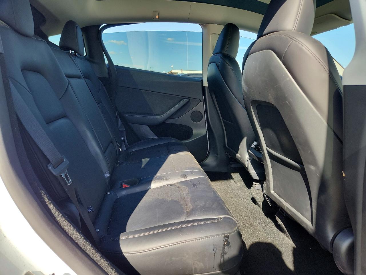 TESLA MODEL Y 2025 — 11