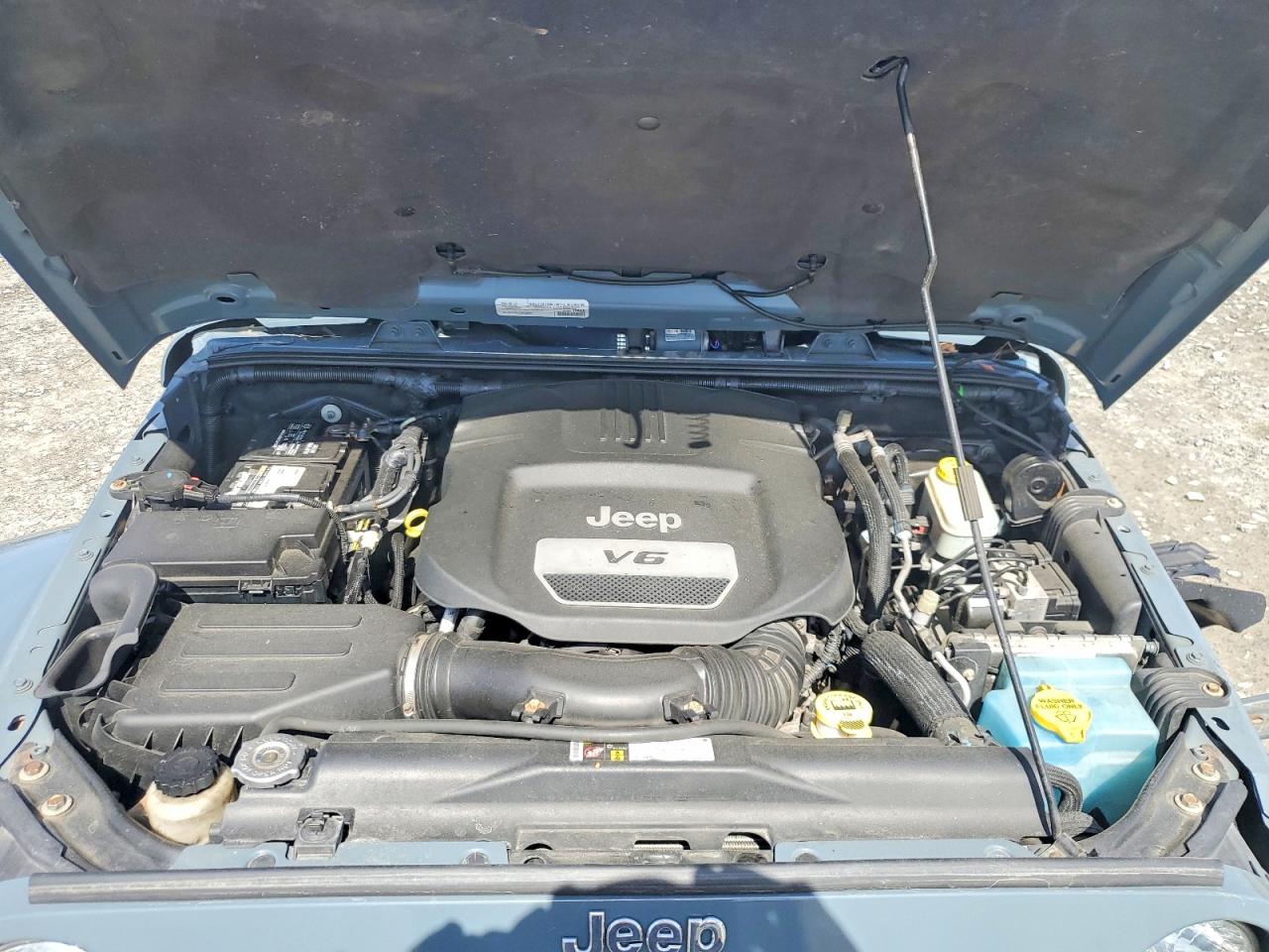 JEEP WRANGLER 2015 — 13