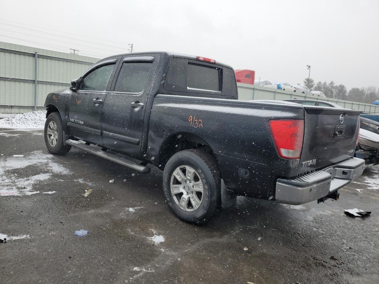 NISSAN TITAN 2014 — 3
