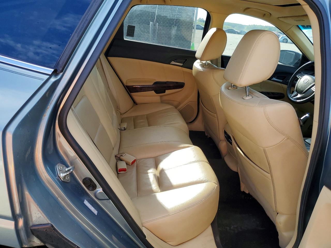 HONDA ACCORD CROSSTOUR 2010 — 11