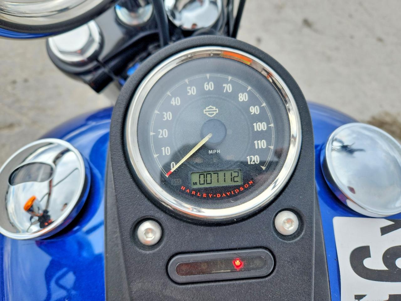 HARLEY-DAVIDSON FXDB 2015 — 8