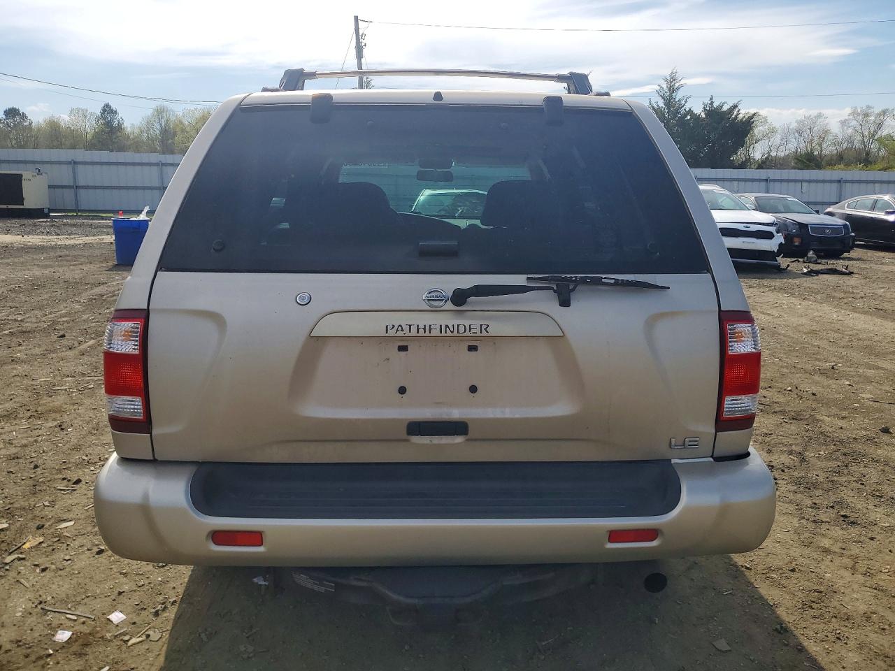 NISSAN PATHFINDER 2003 — 7