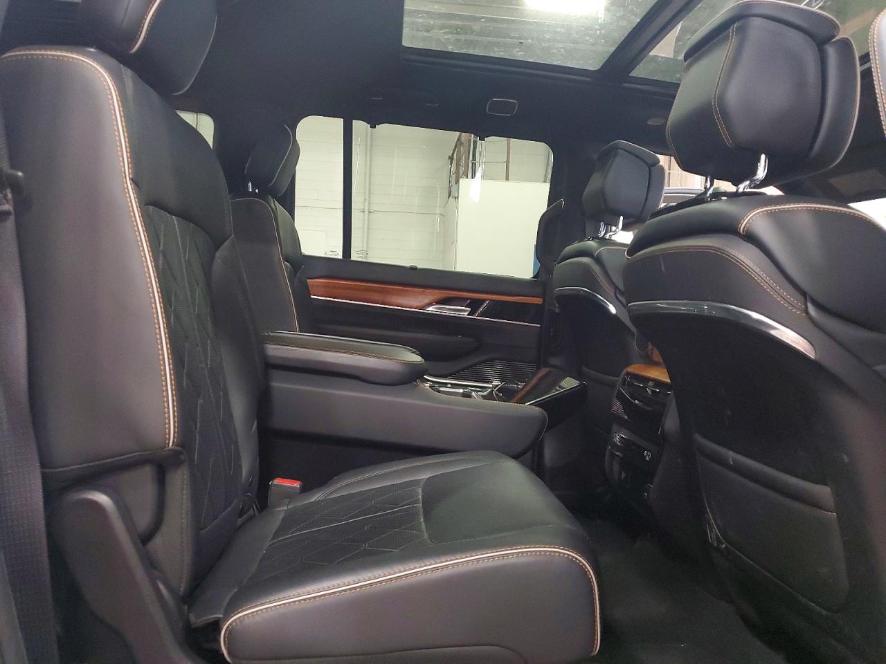JEEP GRAND WAGONEER 2024 — 12