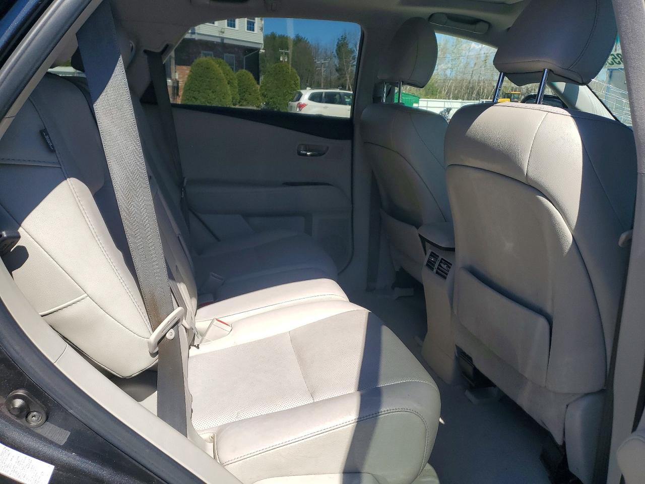LEXUS RX 2011 — 12