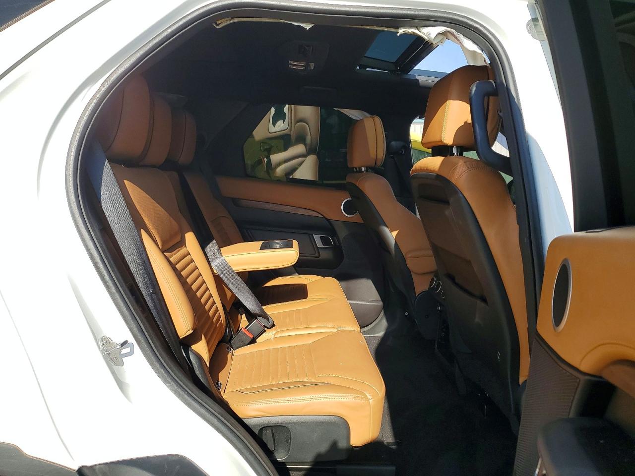 LAND ROVER DISCOVERY 2018 — 12