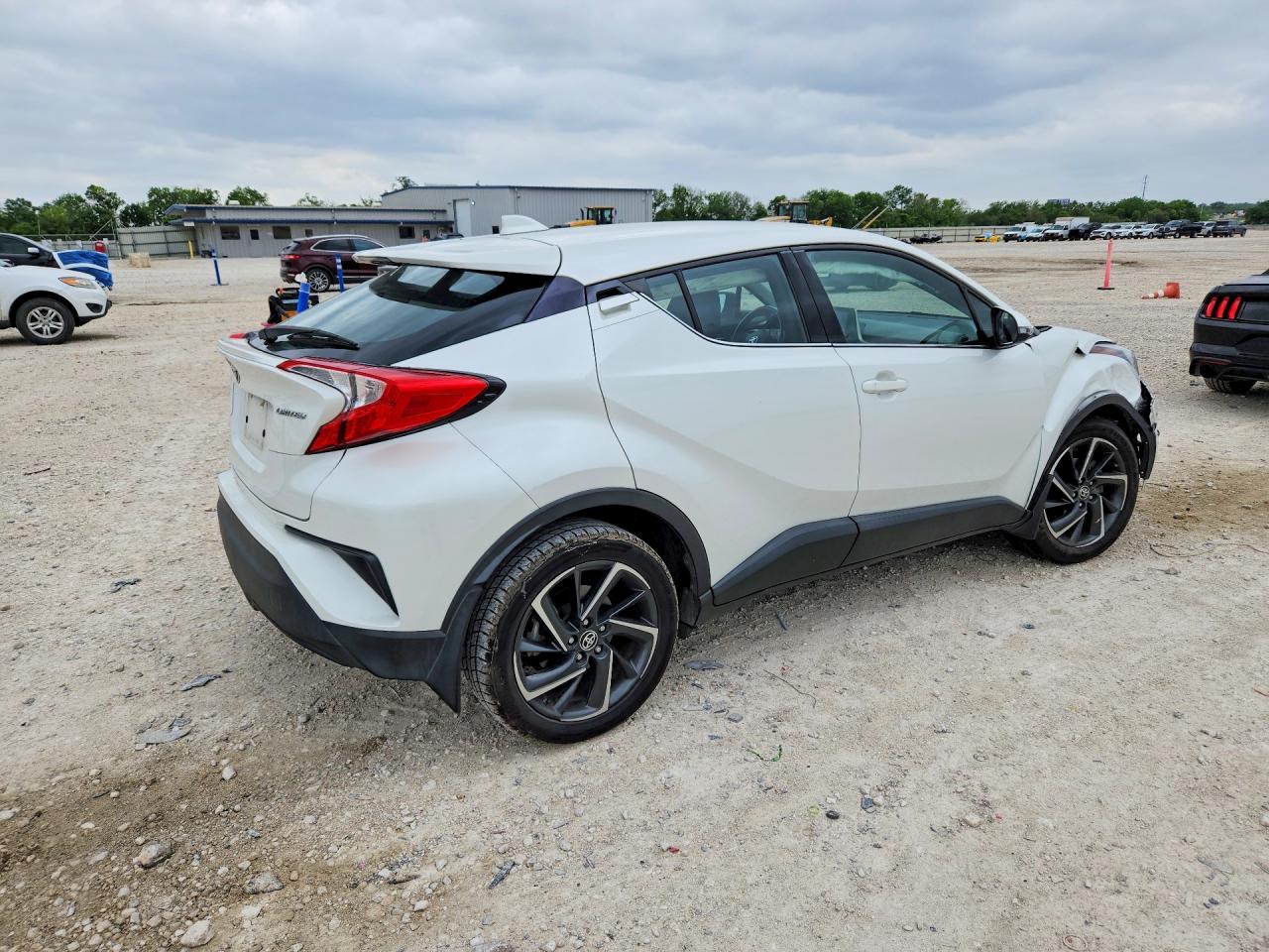 TOYOTA C-HR 2021 — 4
