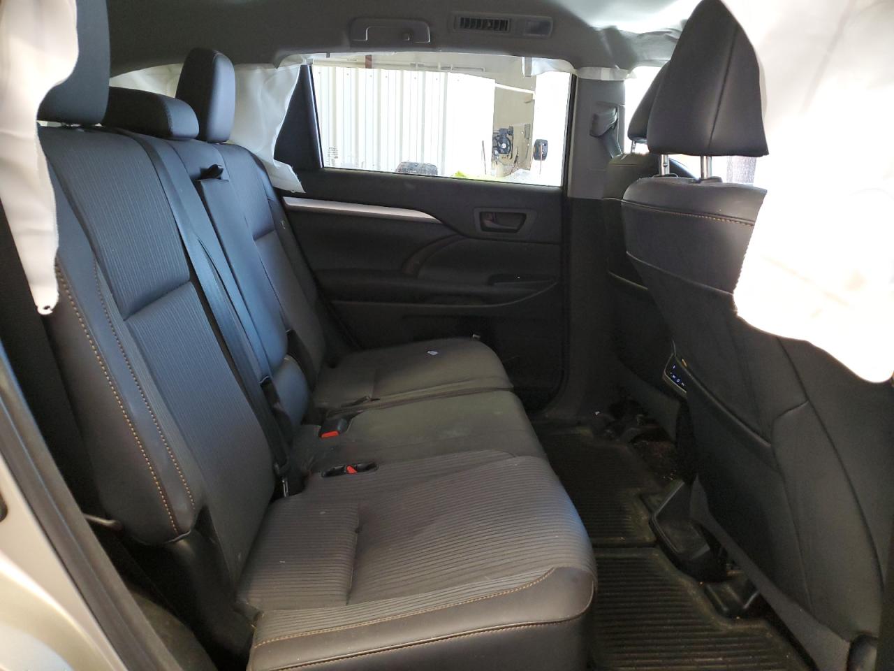 TOYOTA HIGHLANDER 2015 — 12