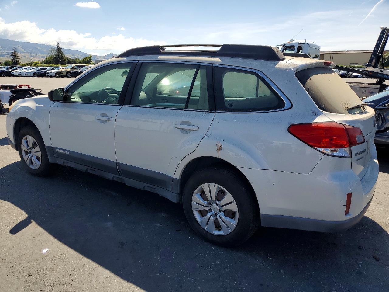 SUBARU OUTBACK 2010 — 3