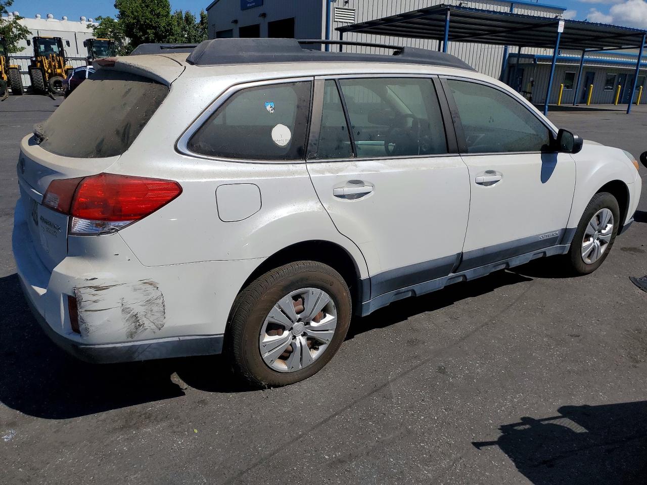 SUBARU OUTBACK 2010 — 4