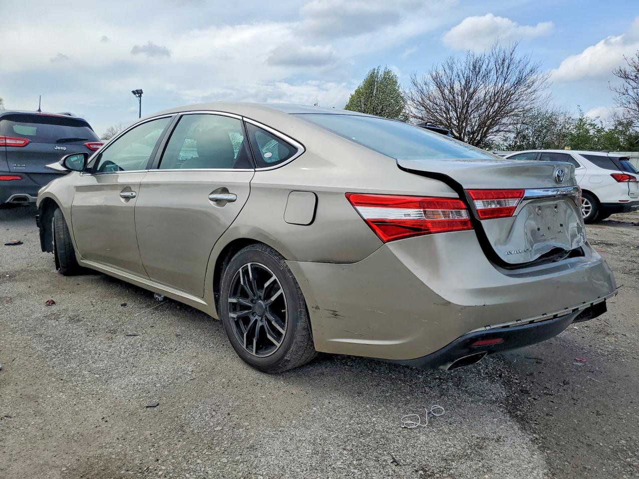 TOYOTA AVALON 2013 — 3