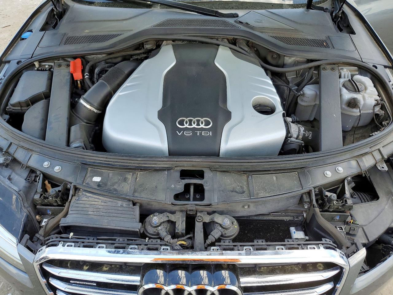AUDI A8 2015 — 12