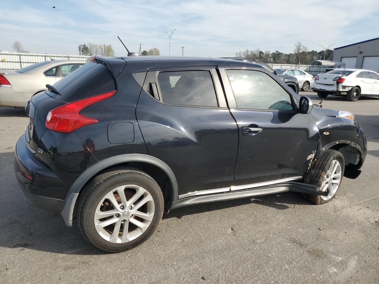 NISSAN JUKE 2011 — 4