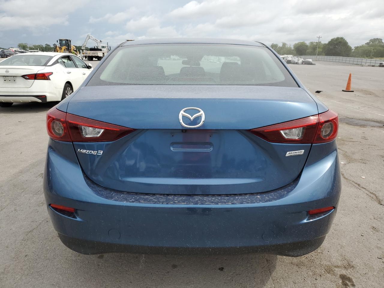 MAZDA 3 2018 — 7